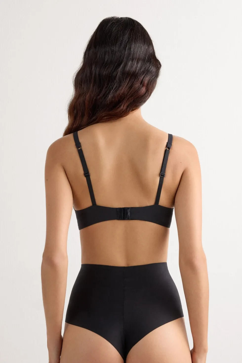 Biustonosz push-up Monica z mikrofibry Ultralight