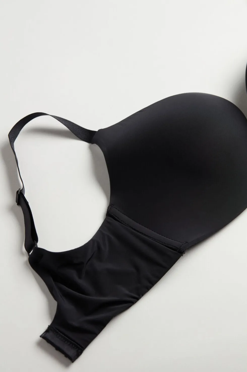 Biustonosz trójkątny z mikrofibry Ultralight Adele