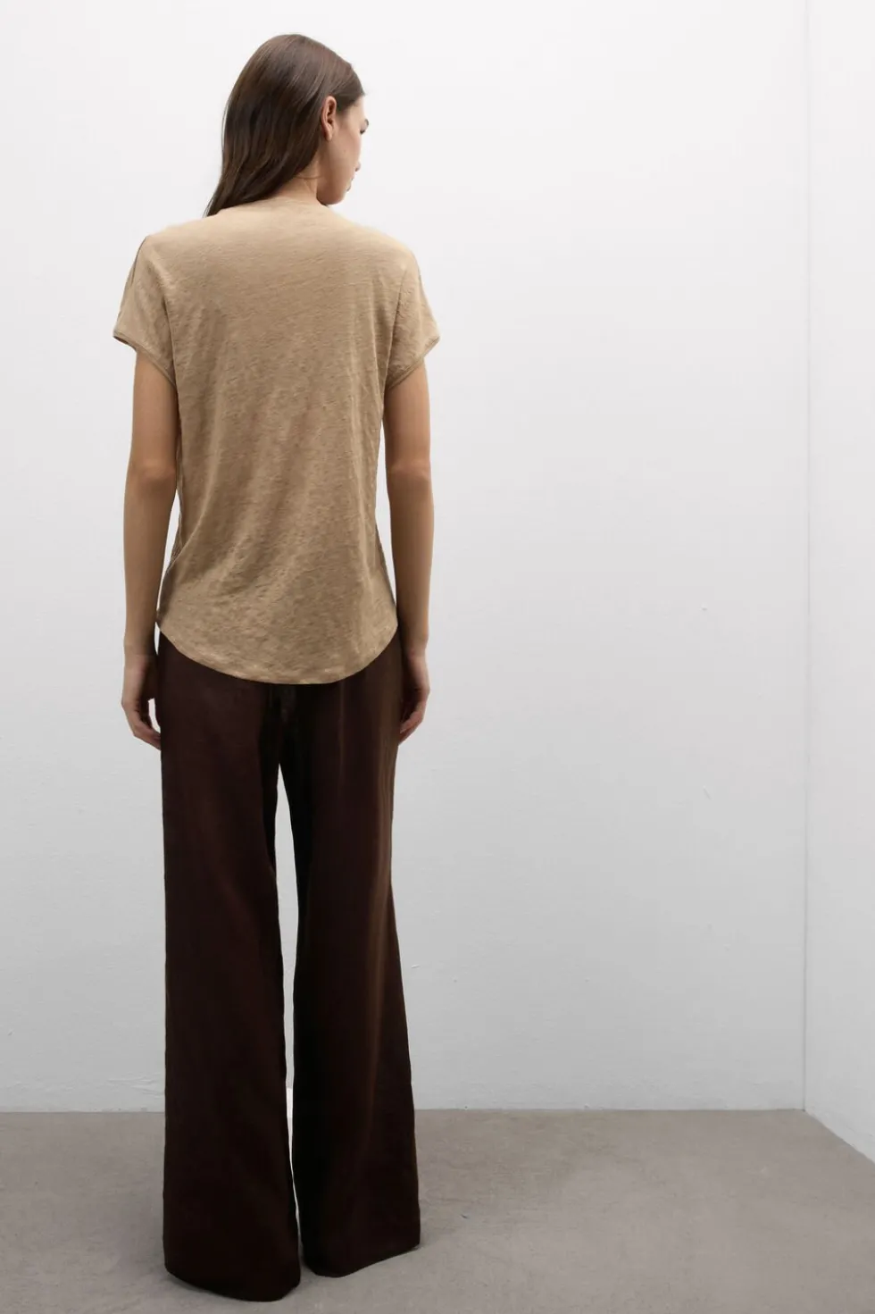 Lniana Bluzka zKrótkim Rękawem iDekoltem wSerek The Pure Linen